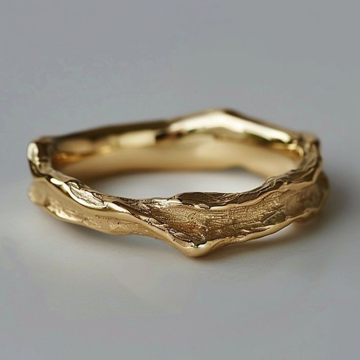 Sara – Vintage Forged Gold Ring
