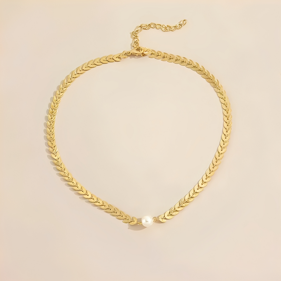 Aria – Elegant Gold and Pearl Roman Necklace