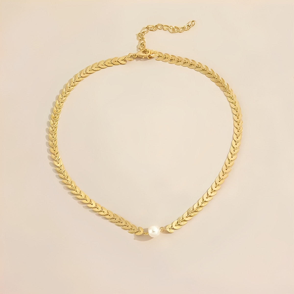 Aria – Elegant Gold and Pearl Roman Necklace