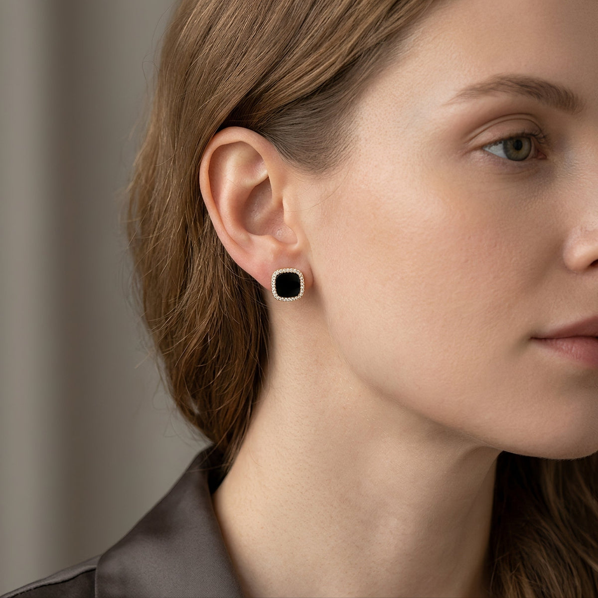 Catherine – Elegant Earrings with Dark Details