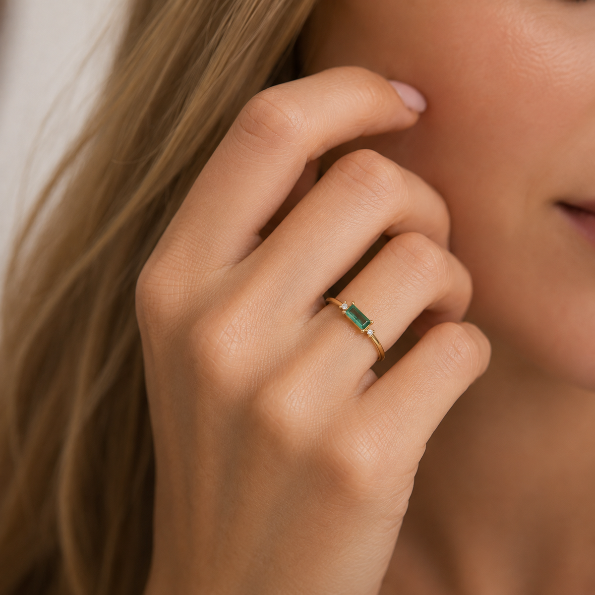 Fen - Soft Baguette Ring with Green Detail