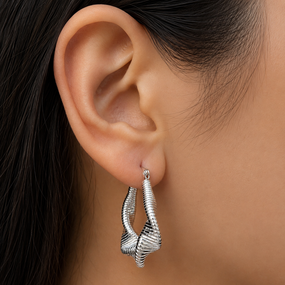 Lyra - Silver earrings with fluid waves