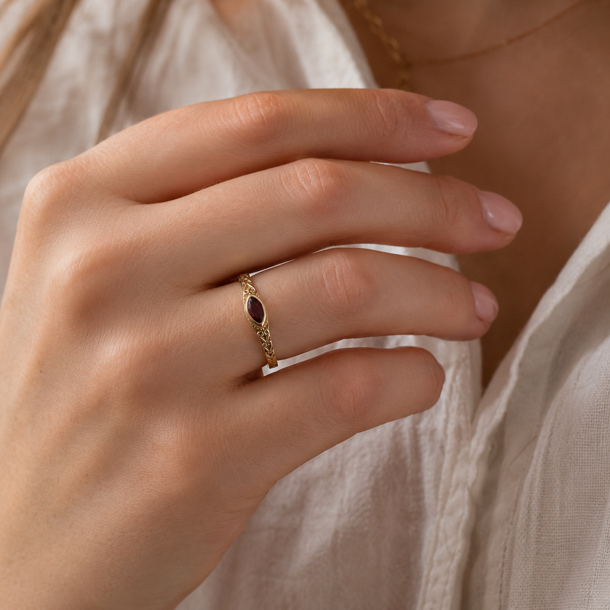Olga – Gold Ring with Retro Red Stone