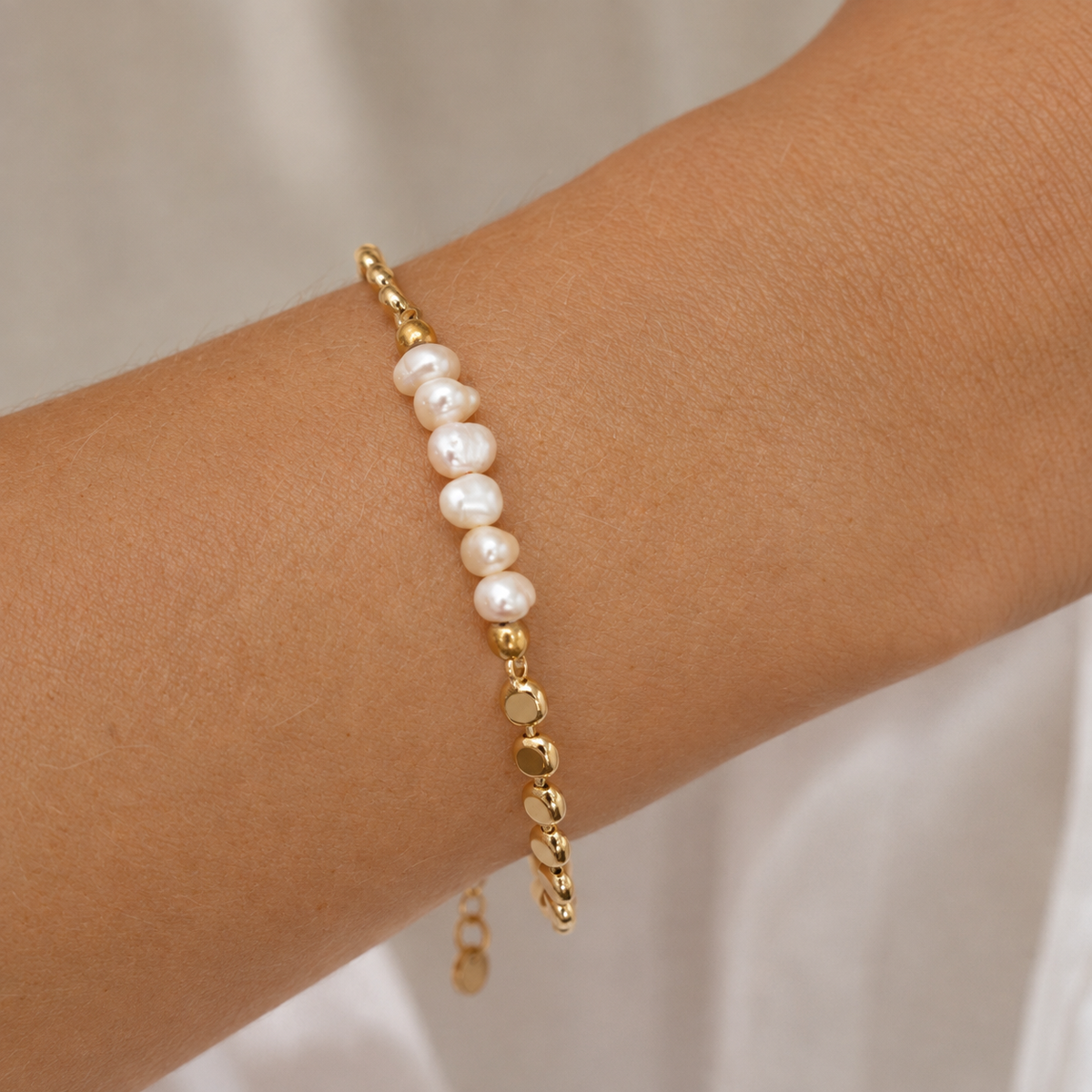 Siena - Pearl Bracelet with Disc Chain