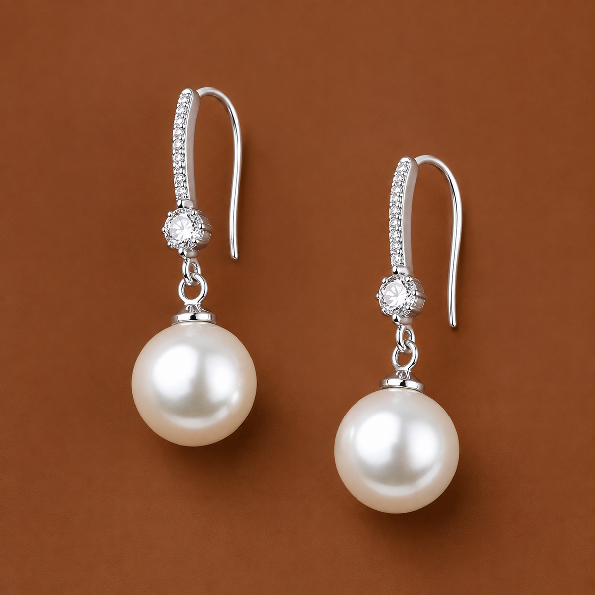 Aileen – Gold drop-shaped pearl earrings