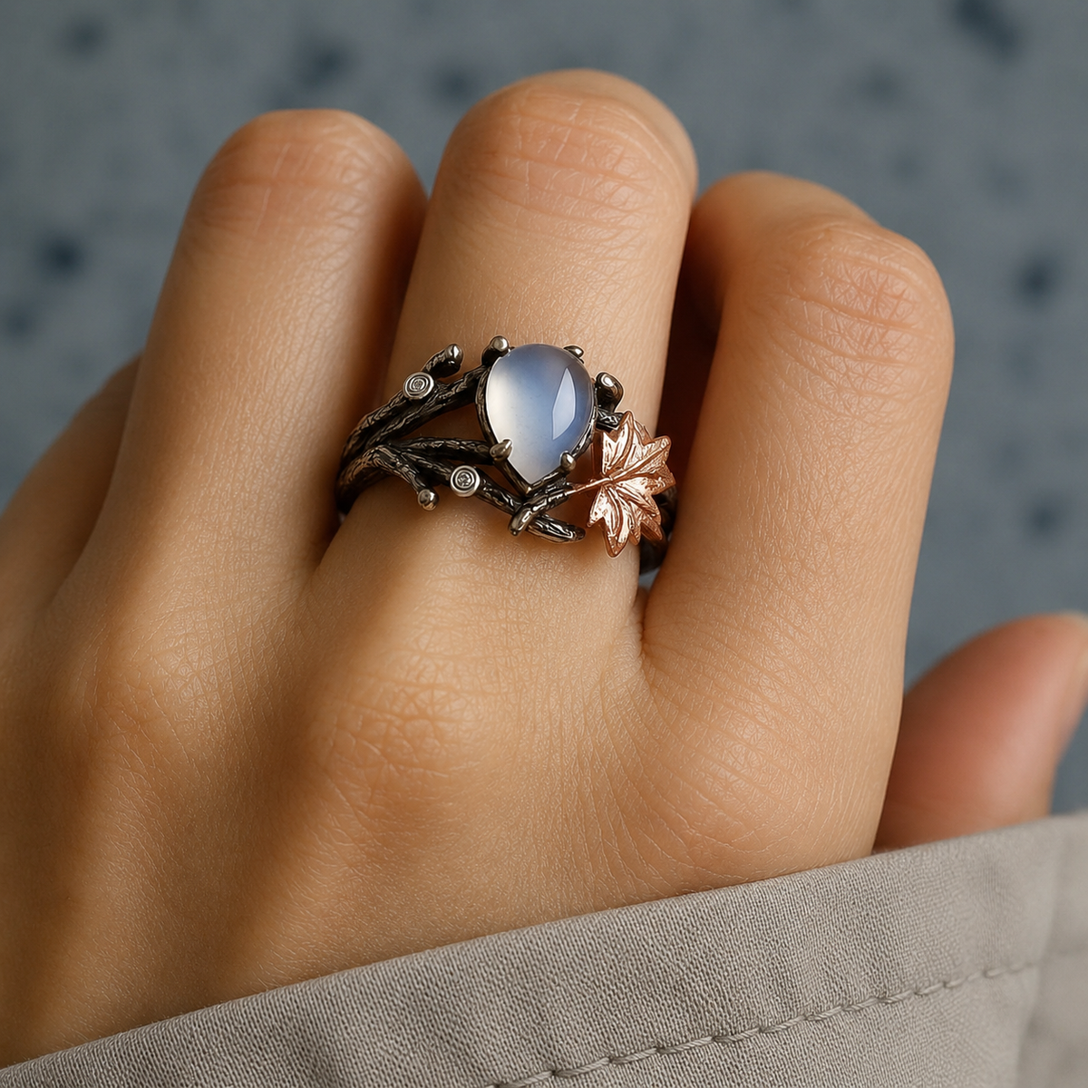 Celestia – Moonstone ring with natural charm