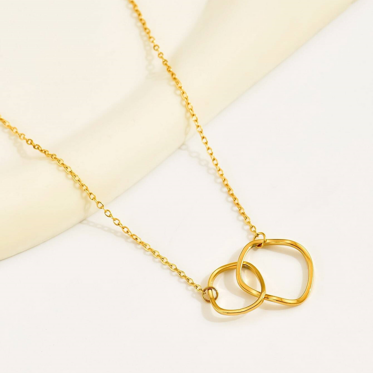 Double Bow Chain - Necklace with Intertwined Pendant
