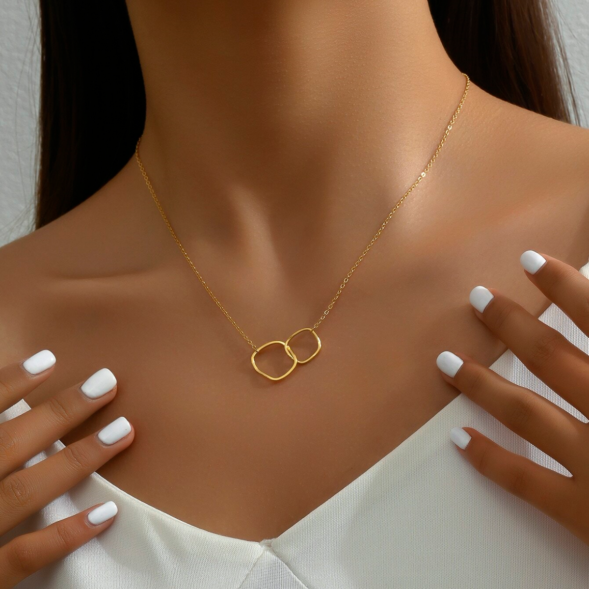 Double Bow Chain - Necklace with Intertwined Pendant