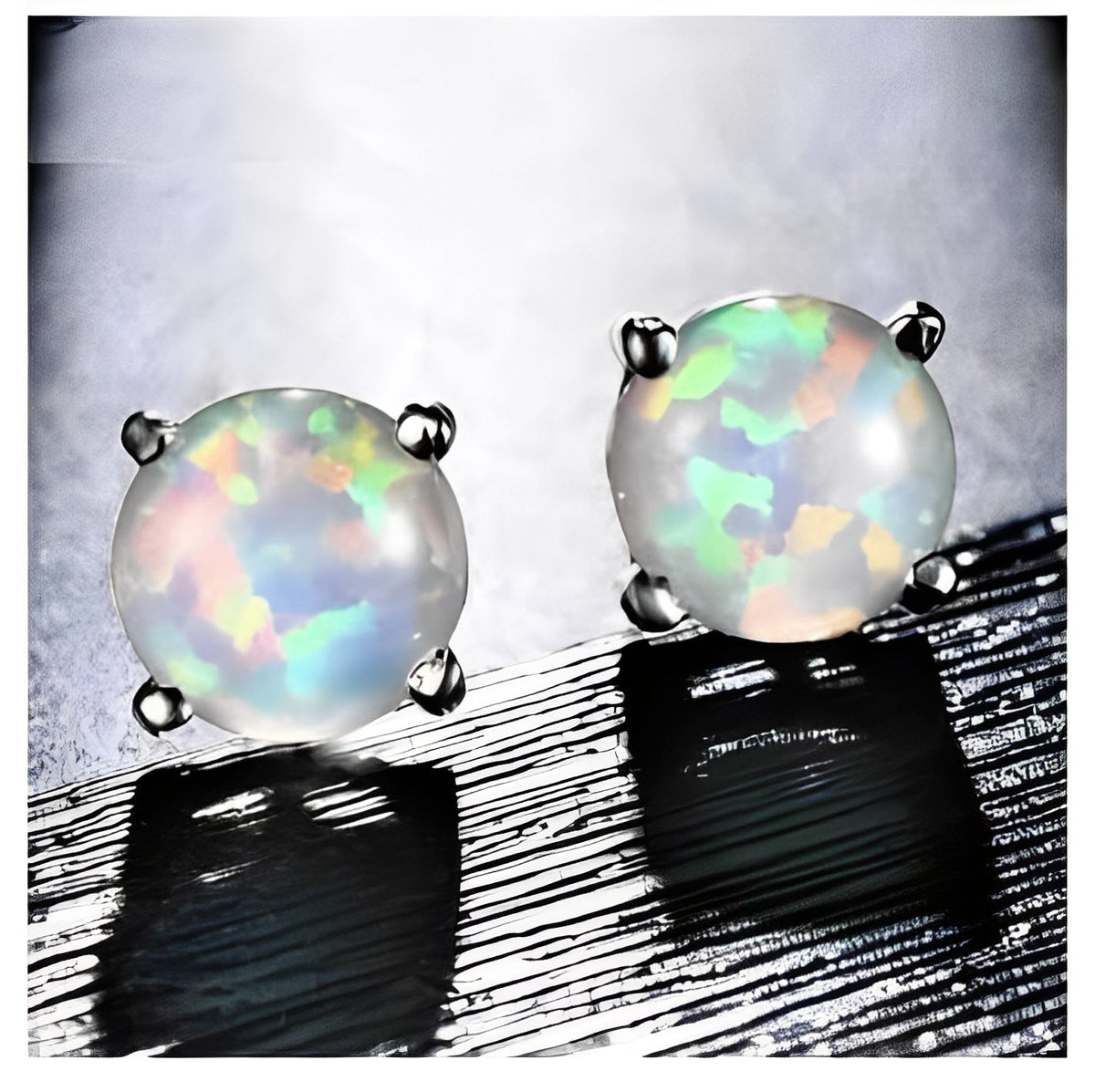 Camille – Elegant pin earrings in opal
