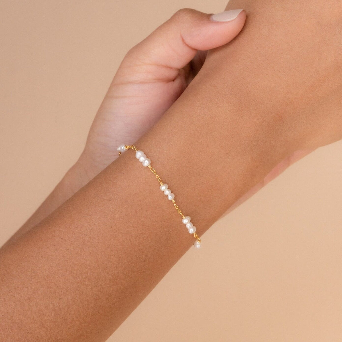 Hailey – Pearl Bracelet with Stations