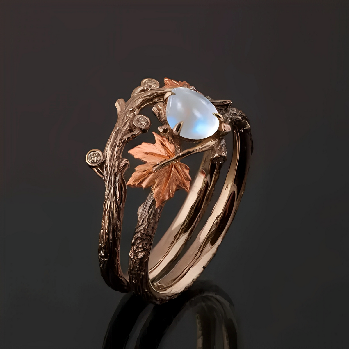 Celestia – Moonstone ring with natural charm