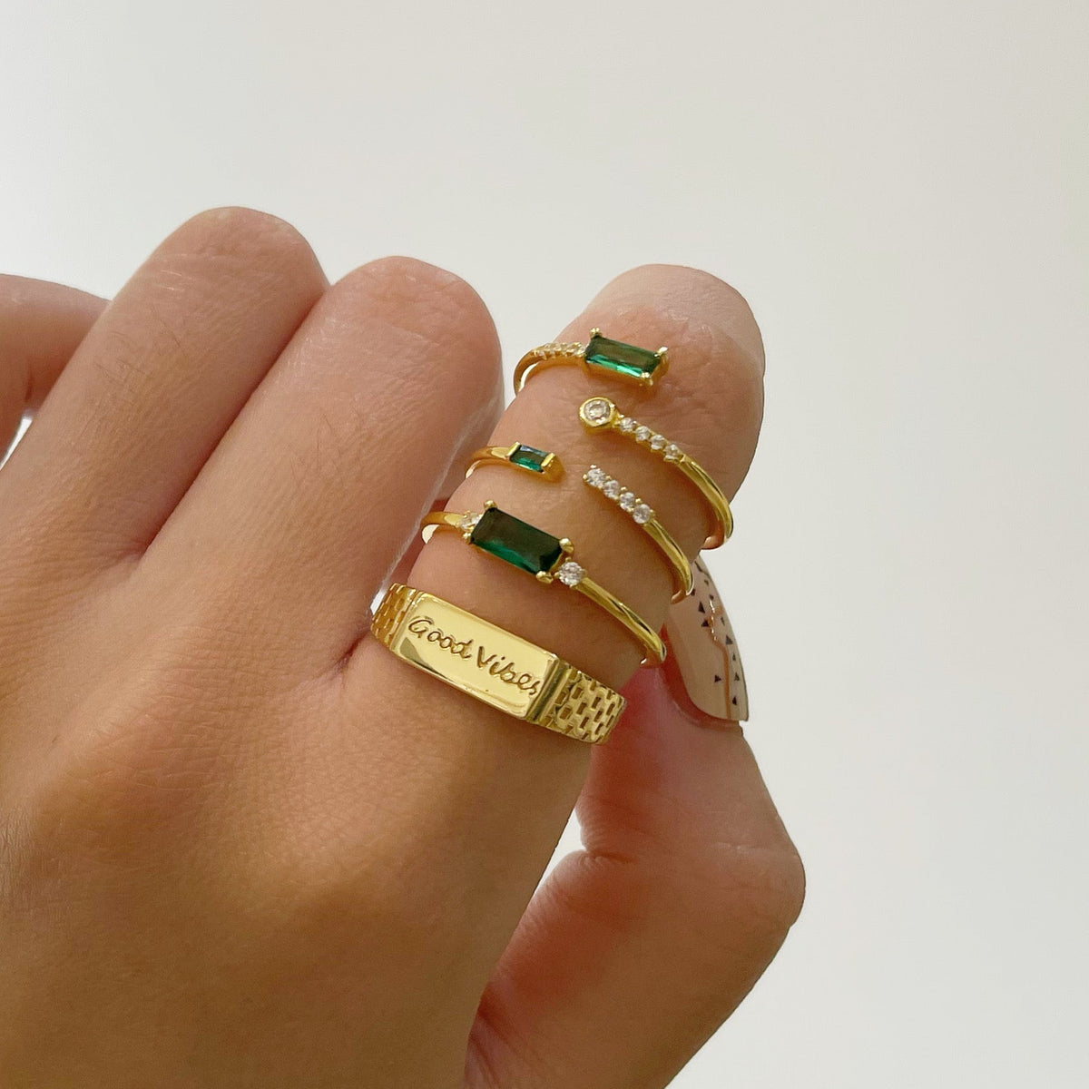 Fen - Soft Baguette Ring with Green Detail