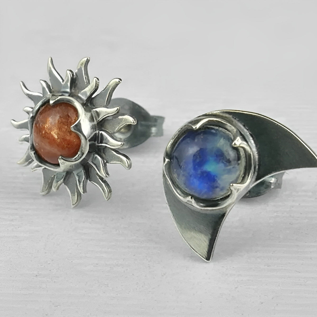 Marian – Sun and moon earrings