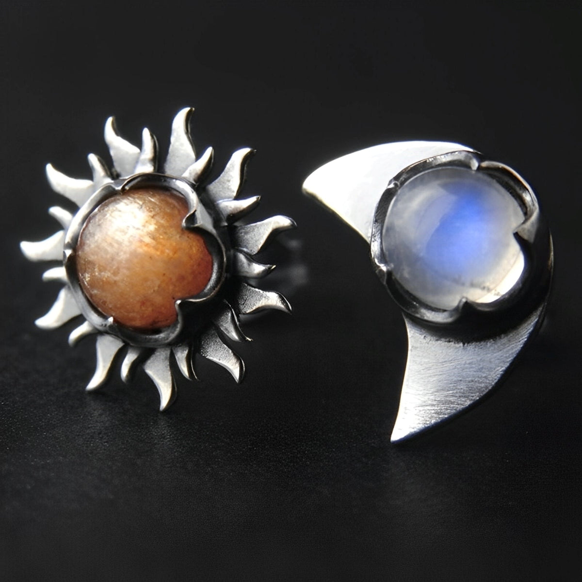 Marian – Sun and moon earrings