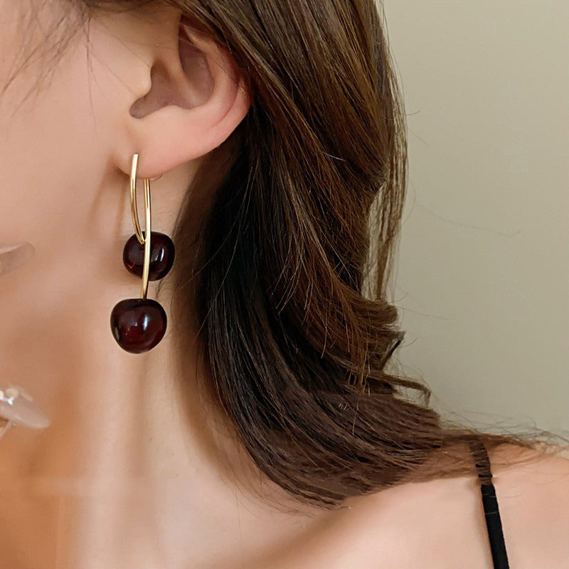 Cheri – Hanging gold cherry earrings