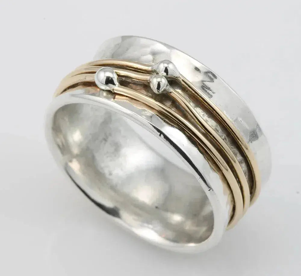 Brilliant Grace – Vintage Gold and Silver Ring with Radiant Surface